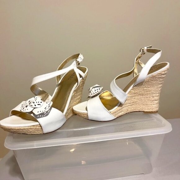 White wedge sandal - Picture 1 of 3